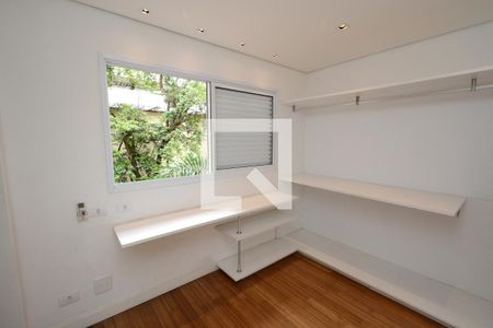 Casa de condomínio à venda com 300m², 4 quartos e 4 vagasSuíte 2