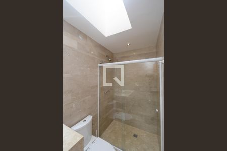 Casa de condomínio à venda com 300m², 4 quartos e 4 vagasBanheiro da Suíte 4