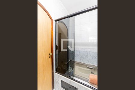 Banheiro da SuÍte 1 de casa para alugar com 4 quartos, 196m² em Vila Camilópolis, Santo André