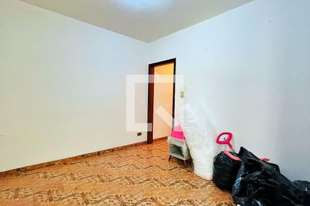 Casa à venda com 287m², 3 quartos e 4 vagas Casa à venda com 287m², 3 quartos e 4 vagasEdícula