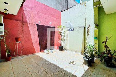Casa à venda com 287m², 3 quartos e 4 vagas Casa à venda com 287m², 3 quartos e 4 vagasQuintal