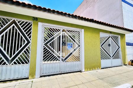 Casa à venda com 287m², 3 quartos e 4 vagas Casa à venda com 287m², 3 quartos e 4 vagasFachada
