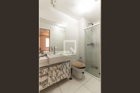 Banheiro de kitnet/studio para alugar com 1 quarto, 41m² em República, São Paulo