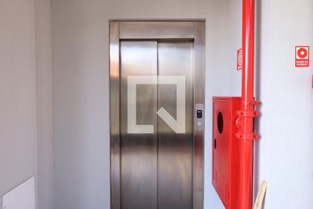 Apartamento à venda com 28m², 1 quarto e sem vagaÁrea comum - Saguão do andar