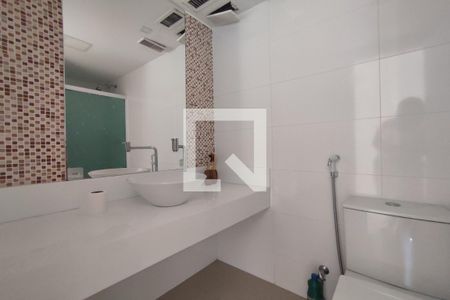 Apartamento à venda com 72m², 3 quartos e 1 vaga Apartamento à venda com 72m², 3 quartos e 1 vagaBanheiro Social
