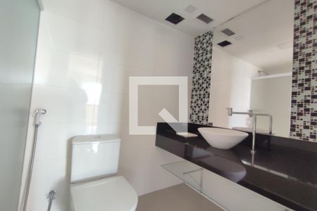 Apartamento à venda com 72m², 3 quartos e 1 vaga Apartamento à venda com 72m², 3 quartos e 1 vagaBanheiro da Suite 1