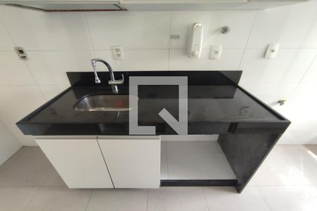 Apartamento à venda com 72m², 3 quartos e 1 vaga Apartamento à venda com 72m², 3 quartos e 1 vagaCozinha e Área de Serviço