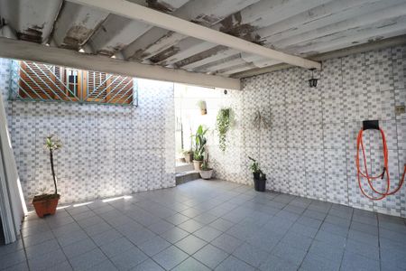 Casa à venda com 133m², 2 quartos e 2 vagas Casa à venda com 133m², 2 quartos e 2 vagasGaragem
