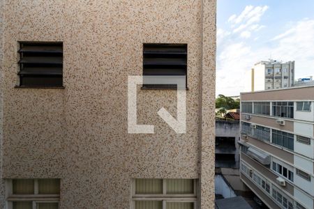 Apartamento à venda com 200m², 3 quartos e 1 vagaÁrea de Serviço Vista