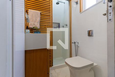 Apartamento à venda com 200m², 3 quartos e 1 vagaBanheiro 2