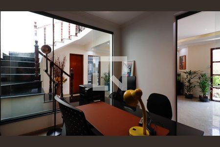 Casa à venda com 400m², 4 quartos e 3 vagas Casa à venda com 400m², 4 quartos e 3 vagasEscritório