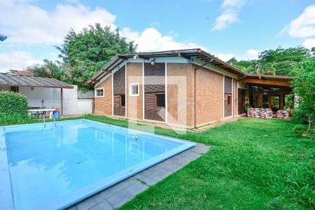 Casa à venda com 600m², 4 quartos e 1 vaga Casa à venda com 600m², 4 quartos e 1 vagaPiscina