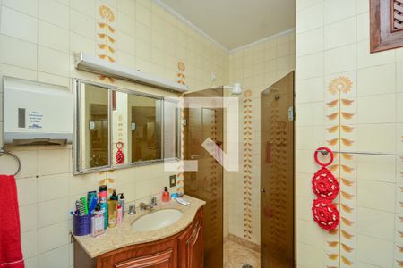Casa à venda com 600m², 4 quartos e 1 vaga Casa à venda com 600m², 4 quartos e 1 vagaBanheiro