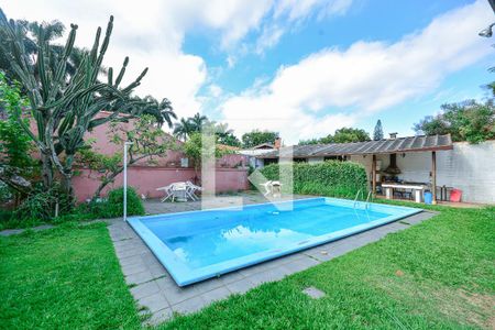 Casa à venda com 600m², 4 quartos e 1 vaga Casa à venda com 600m², 4 quartos e 1 vagaPiscina