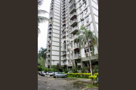 Apartamento à venda com 64m², 2 quartos e 1 vaga Apartamento à venda com 64m², 2 quartos e 1 vagaFachada