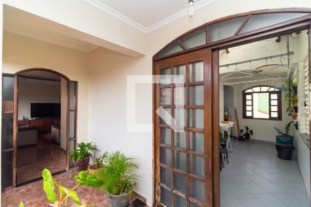 Casa à venda com 264m², 3 quartos e 6 vagasHall de entrada