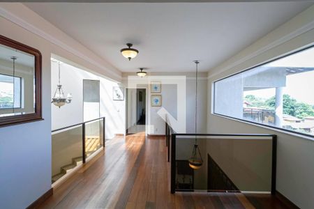 Casa de condomínio à venda com 587m², 4 quartos e 6 vagas Casa de condomínio à venda com 587m², 4 quartos e 6 vagasSala 3