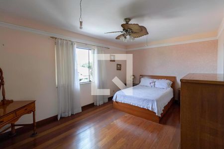 Casa de condomínio à venda com 587m², 4 quartos e 6 vagas Casa de condomínio à venda com 587m², 4 quartos e 6 vagasSuíte 4