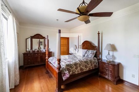 Casa de condomínio à venda com 587m², 4 quartos e 6 vagas Casa de condomínio à venda com 587m², 4 quartos e 6 vagasSuíte 1