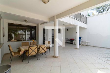 Casa de condomínio à venda com 587m², 4 quartos e 6 vagas Casa de condomínio à venda com 587m², 4 quartos e 6 vagasÁrea gourmet