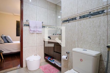 Apartamento à venda com 180m², 3 quartos e 1 vagaBanheiro da suíte