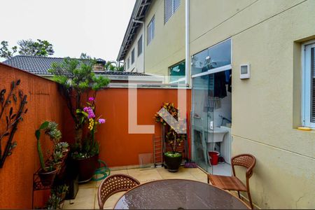 Casa de condomínio à venda com 96m², 3 quartos e 2 vagas Casa de condomínio à venda com 96m², 3 quartos e 2 vagasQuintal