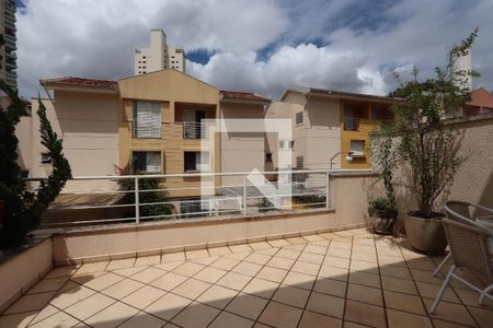 Casa de condomínio à venda com 150m², 3 quartos e 2 vagasVaranda social