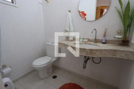 Casa de condomínio à venda com 150m², 3 quartos e 2 vagasLavabo