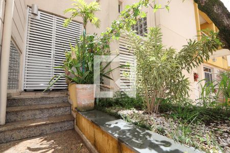 Casa de condomínio à venda com 150m², 3 quartos e 2 vagasEntrada