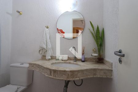 Casa de condomínio à venda com 150m², 3 quartos e 2 vagasLavabo