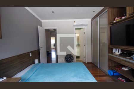 Casa de condomínio à venda com 289m², 5 quartos e 3 vagas Casa de condomínio à venda com 289m², 5 quartos e 3 vagasSuíte 2