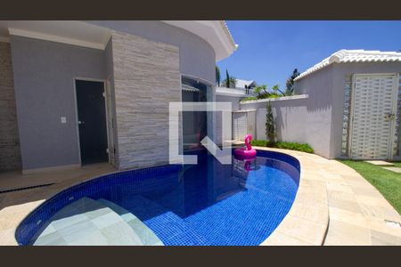 Casa de condomínio à venda com 289m², 5 quartos e 3 vagas Casa de condomínio à venda com 289m², 5 quartos e 3 vagasPiscina