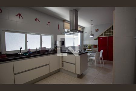 Casa de condomínio à venda com 289m², 5 quartos e 3 vagas Casa de condomínio à venda com 289m², 5 quartos e 3 vagasCozinha