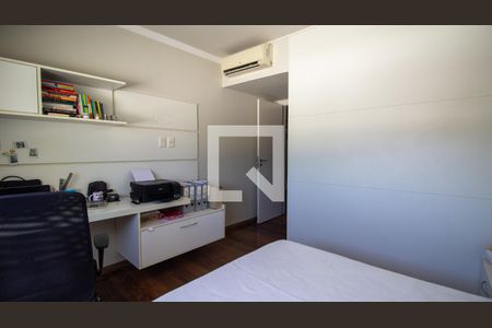 Casa de condomínio à venda com 289m², 5 quartos e 3 vagas Casa de condomínio à venda com 289m², 5 quartos e 3 vagasSuíte 4