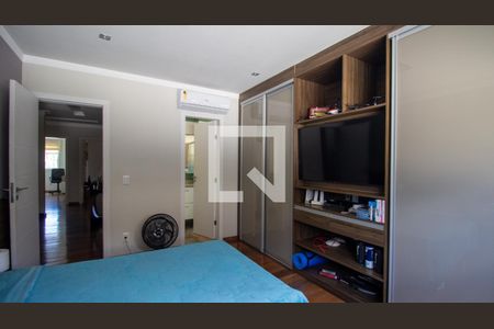 Casa de condomínio à venda com 289m², 5 quartos e 3 vagas Casa de condomínio à venda com 289m², 5 quartos e 3 vagasSuíte 2