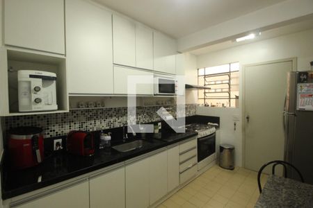 Apartamento à venda com 143m², 4 quartos e 2 vagasCozinha