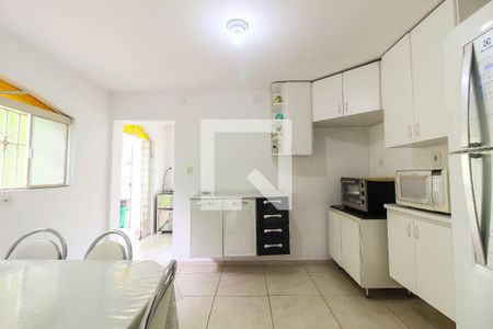 Casa à venda com 160m², 3 quartos e 2 vagas Casa à venda com 160m², 3 quartos e 2 vagasCozinha