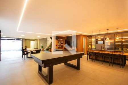 Casa à venda com 536m², 4 quartos e 6 vagas Casa à venda com 536m², 4 quartos e 6 vagasÁrea comum