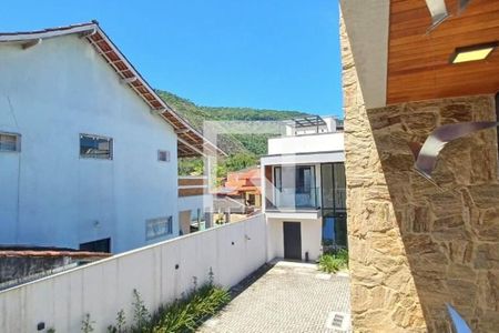 Casa à venda com 202m², 4 quartos e 2 vagas