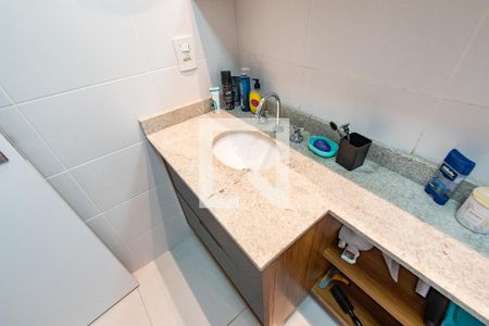 Apartamento à venda com 108m², 3 quartos e 2 vagas Apartamento à venda com 108m², 3 quartos e 2 vagasBanheiro da suíte 2