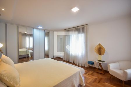 Casa à venda com 589m², 4 quartos e 6 vagas Casa à venda com 589m², 4 quartos e 6 vagasSuíte 2