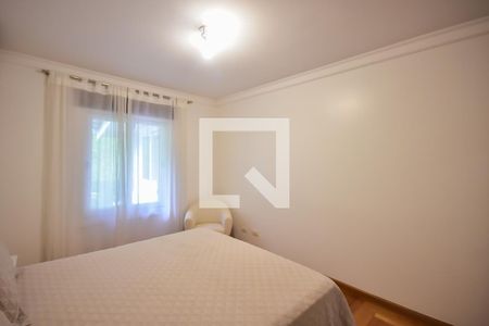 Casa à venda com 589m², 4 quartos e 6 vagas Casa à venda com 589m², 4 quartos e 6 vagasQuarto 1