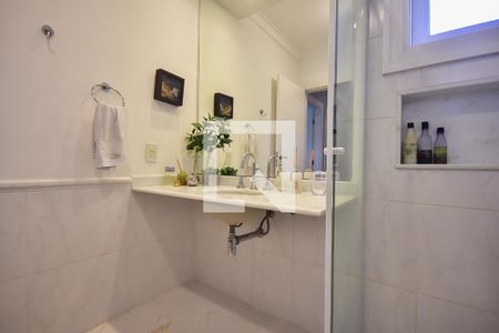 Casa à venda com 589m², 4 quartos e 6 vagas Casa à venda com 589m², 4 quartos e 6 vagasBanheiro