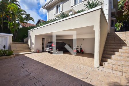 Casa à venda com 589m², 4 quartos e 6 vagas Casa à venda com 589m², 4 quartos e 6 vagasGaragem