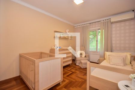 Casa à venda com 589m², 4 quartos e 6 vagas Casa à venda com 589m², 4 quartos e 6 vagasSuíte 1