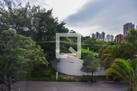 Casa à venda com 589m², 4 quartos e 6 vagas Casa à venda com 589m², 4 quartos e 6 vagasVista da Suíte 2