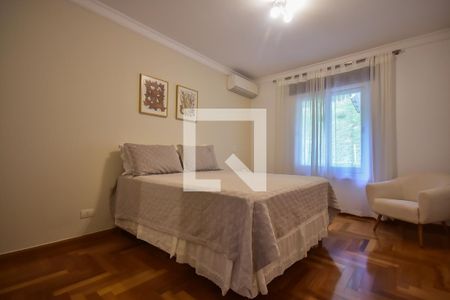 Casa à venda com 589m², 4 quartos e 6 vagas Casa à venda com 589m², 4 quartos e 6 vagasQuarto 1