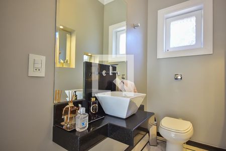 Casa à venda com 589m², 4 quartos e 6 vagas Casa à venda com 589m², 4 quartos e 6 vagasLavabo