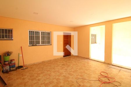 Casa à venda com 130m², 2 quartos e 2 vagasGaragem