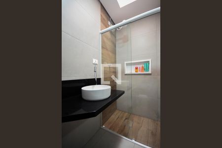 Casa à venda com 170m², 3 quartos e 2 vagasBanheiro